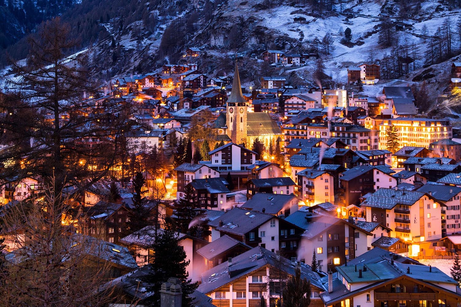 Switzerland Panorama Coach Tour With Paris